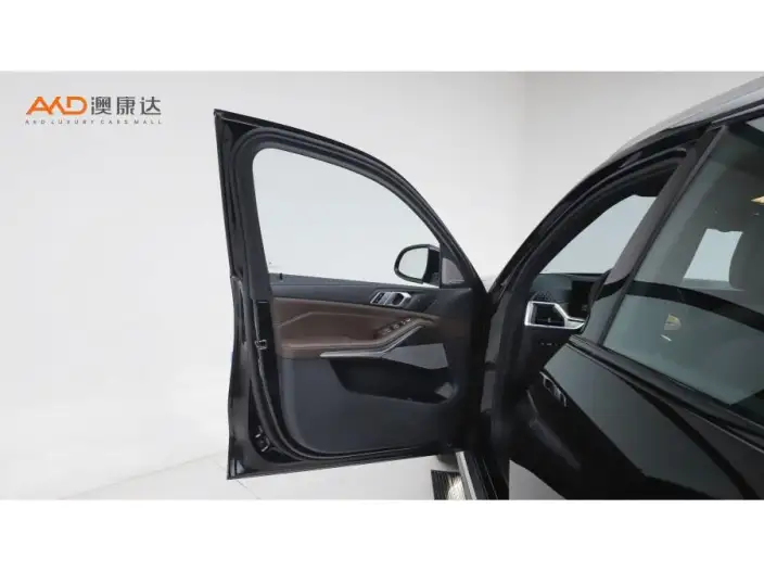 BMW X5 2023 Model xDrive40Li M Sports Set – фото 9