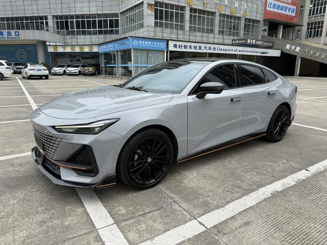 Changan UNI-V 2022 1.5T Sport – фото 1