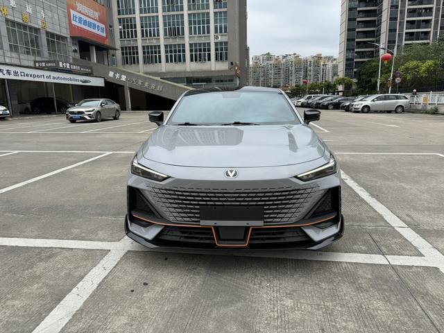 Changan UNI-V 2022 1.5T Sport – фото 2