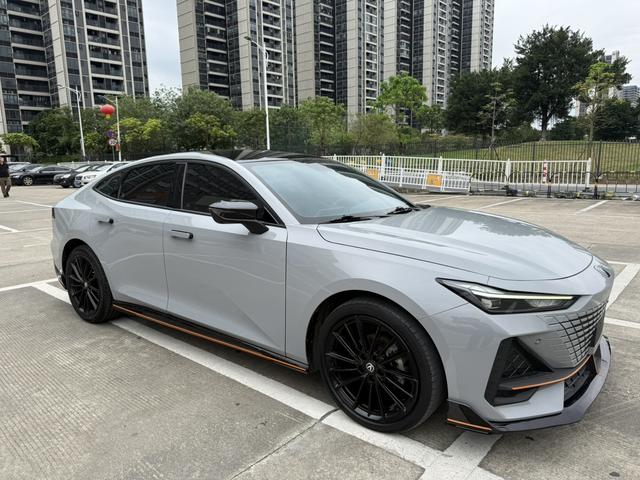 Changan UNI-V 2022 1.5T Sport – фото 3