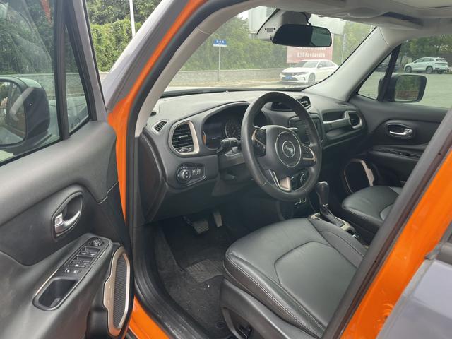 Jeep Renegade 2017 модификация 180T автоматическое Smart Edition – фото 9