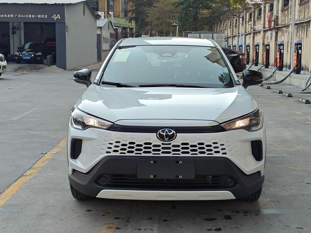 Toyota Corolla Cross 2026 модификация 2.0L CVT Pioneer Edition – фото 2
