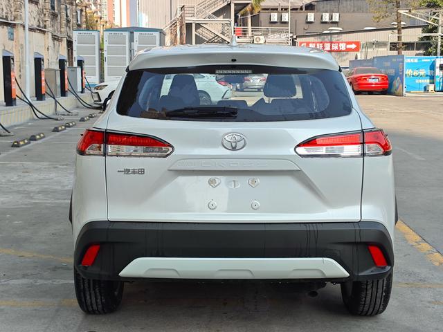 Toyota Corolla Cross 2026 модификация 2.0L CVT Pioneer Edition – фото 8