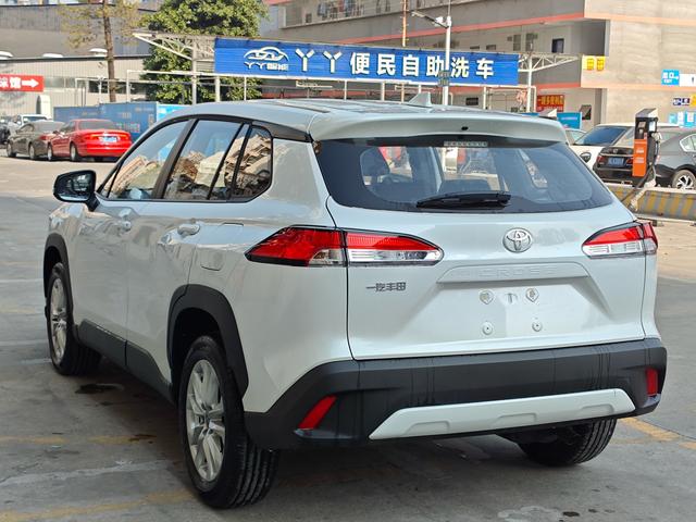 Toyota Corolla Cross 2026 модификация 2.0L CVT Pioneer Edition – фото 9