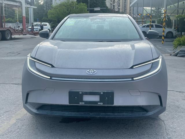 TOYOTA bZ5 2025 модификация 550 JOY – фото 2