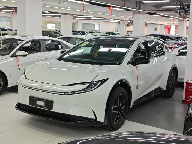TOYOTA bZ5 2025 модификация 550 JOY
