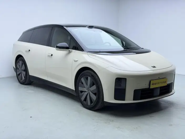 Li Auto i6 2025 Model 4WD Standard Edition – фото 3