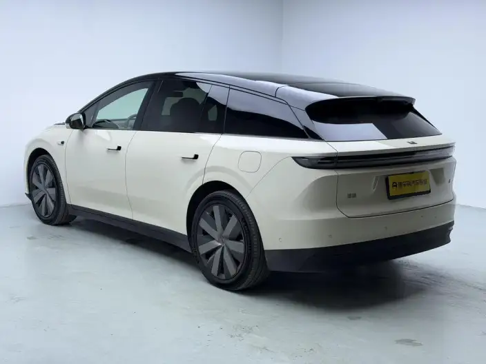 Li Auto i6 2025 Model 4WD Standard Edition – фото 5
