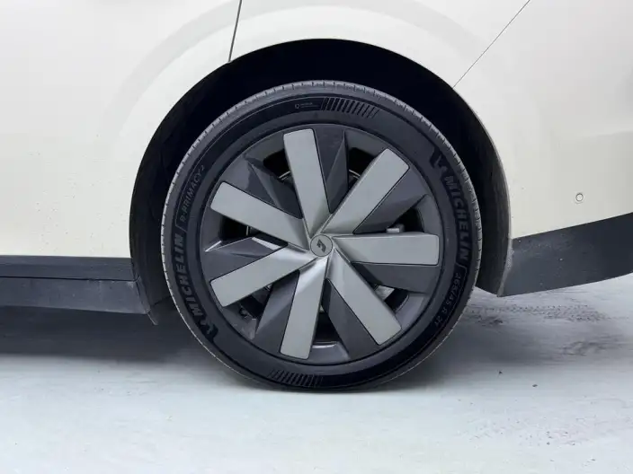 Li Auto i6 2025 Model 4WD Standard Edition – фото 9