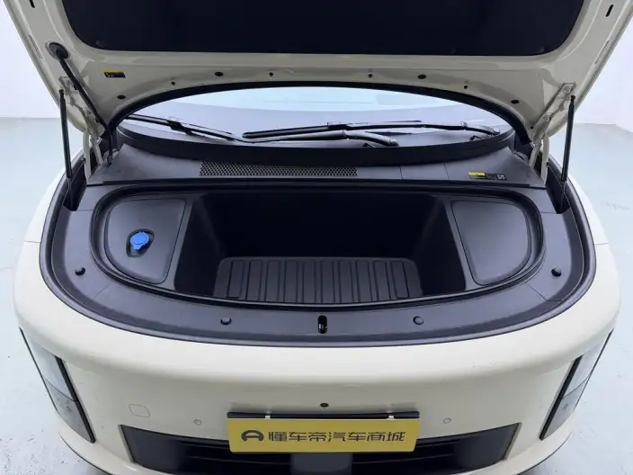 Li Auto i6 2025 Model 4WD Standard Edition – фото 10