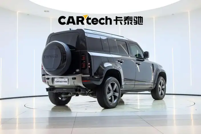 Land Rover Defender 2025 Model 110 3.0T P400 HSE X-Dynamic – фото 7