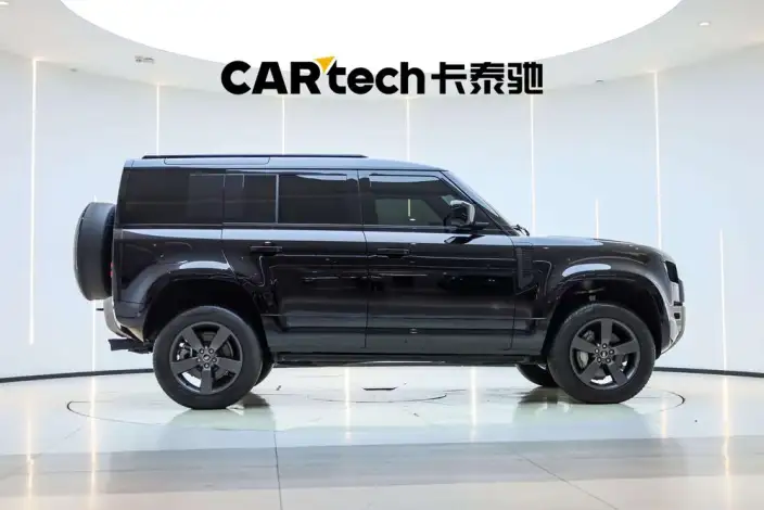Land Rover Defender 2025 Model 110 3.0T P400 HSE X-Dynamic – фото 8