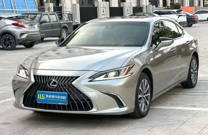 Lexus ES 2021 Model 200 Superior Edition – фото 1