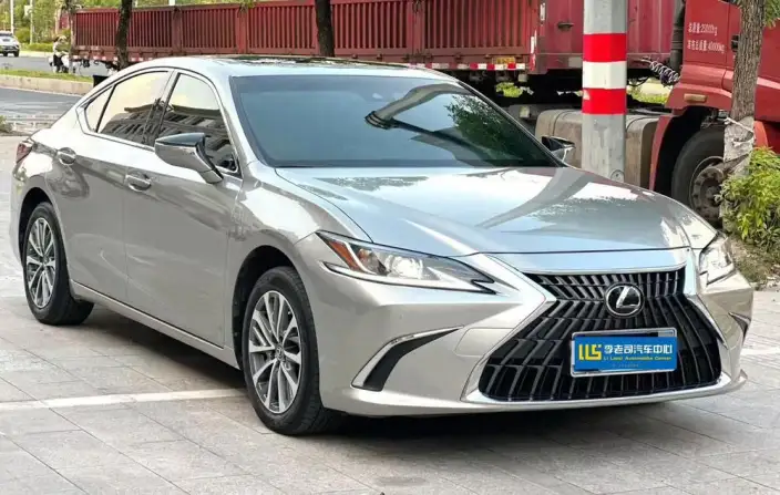 Lexus ES 2021 Model 200 Superior Edition – фото 3
