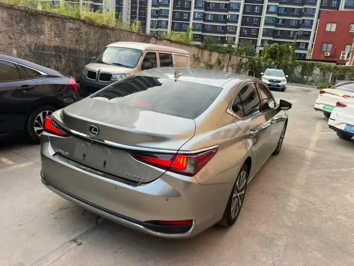 Lexus ES 2021 Model 200 Superior Edition – фото 6