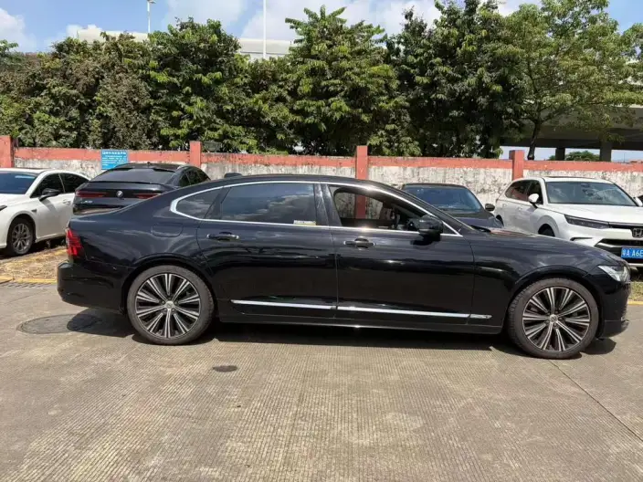 Volvo S90 PHEV 2021 Model T8 E Drive Hybrid Smart Elegance Deluxe Edition – фото 7
