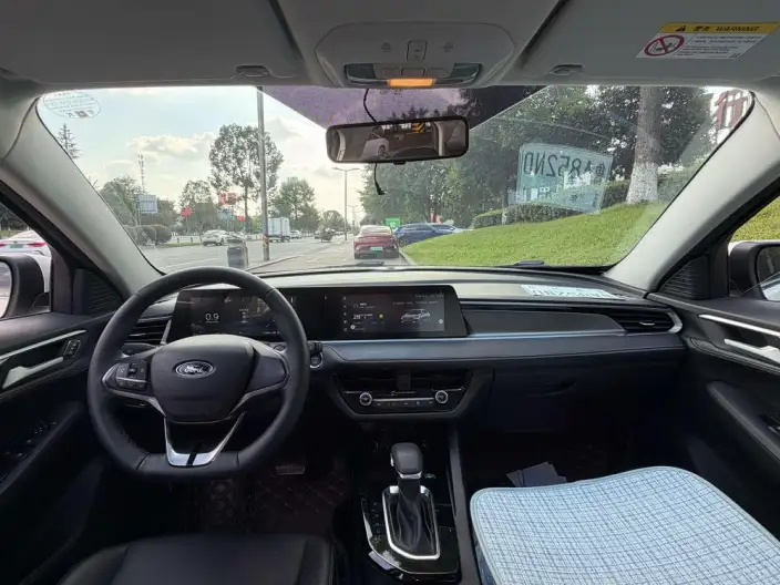 Ford Escort 2021 Model 1.5L Automatic Diamond Edition – фото 7