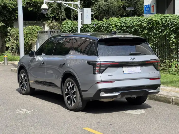 Ford Edge 2025 Model Ford Edge L 2.0T EcoBoost E Hybrid 4WD VII seat Supreme Model – фото 5