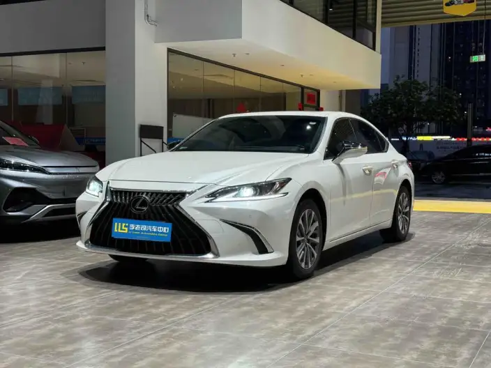 Lexus ES 2021 Model 200 Superior Edition – фото 1