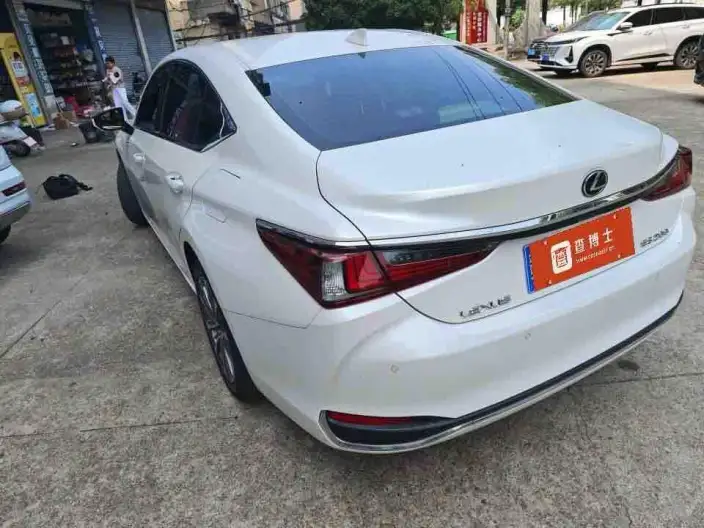 Lexus ES 2021 Model 200 Superior Edition – фото 6