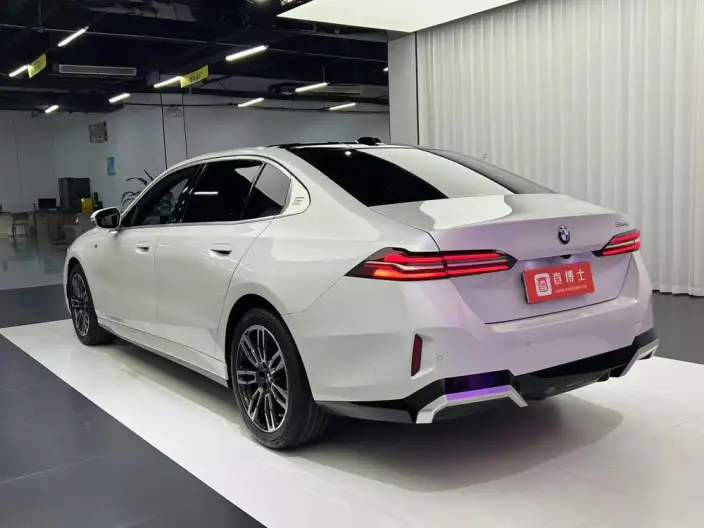 BMW 5 Series 2024 Model 525Li M Sports Set – фото 4