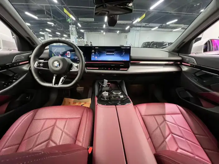 BMW 5 Series 2024 Model 525Li M Sports Set – фото 7