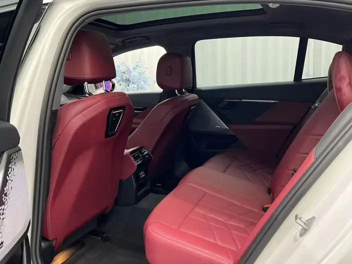 BMW 5 Series 2024 Model 525Li M Sports Set – фото 9