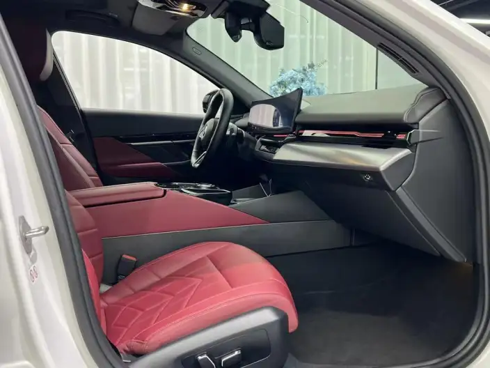 BMW 5 Series 2024 Model 525Li M Sports Set – фото 10