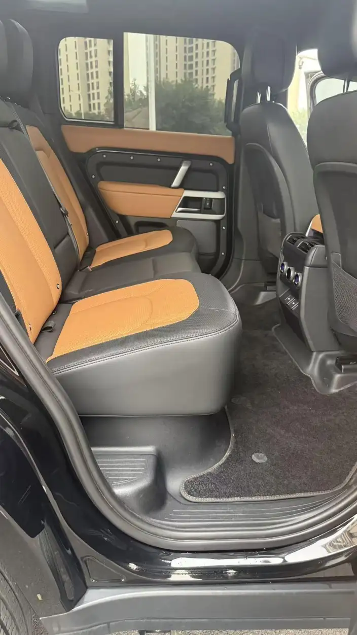 Land Rover Defender 2023 Model Facelift 110 P400 X-Dynamic HSE – фото 10