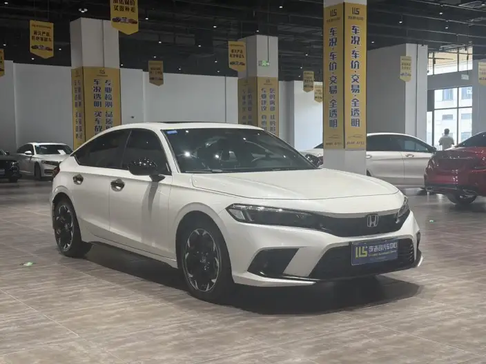 Honda Civic 2023 Model HATCHBACK 240TURBO CVT Extremely sharp version – фото 3