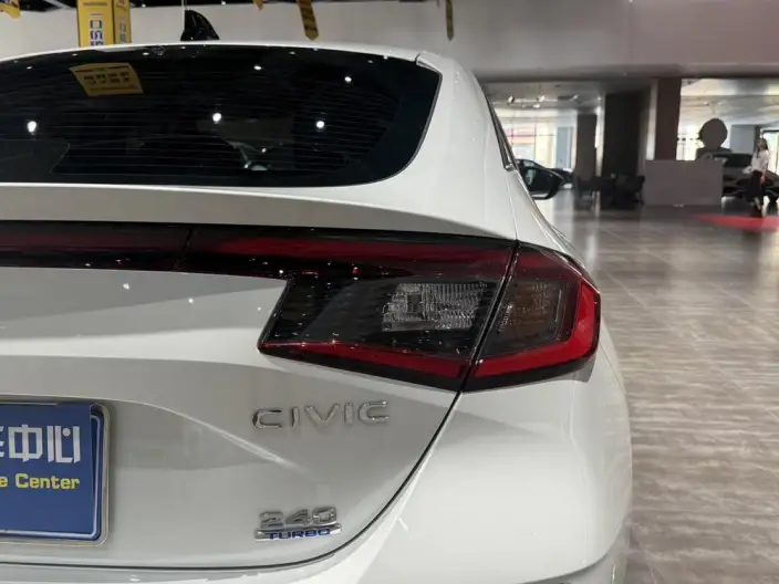 Honda Civic 2023 Model HATCHBACK 240TURBO CVT Extremely sharp version – фото 10