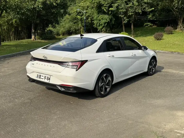 Hyundai Ioniq 2021 Model 1.5L CVT GLX Elite Edition – фото 6