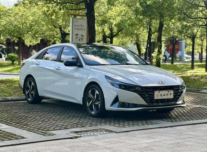 Hyundai Ioniq 2022 Model 1.5L CVT LUX Premium Edition – фото 3
