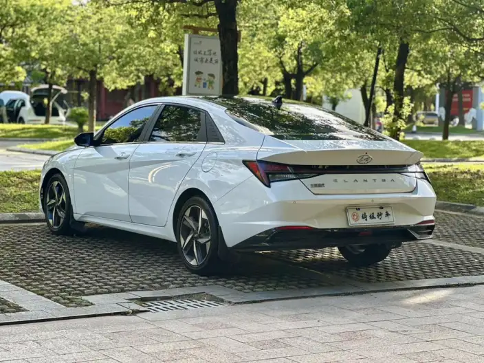 Hyundai Ioniq 2022 Model 1.5L CVT LUX Premium Edition – фото 4