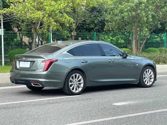 Cadillac CT5 2023 Model 28T Fashion Model – фото 6