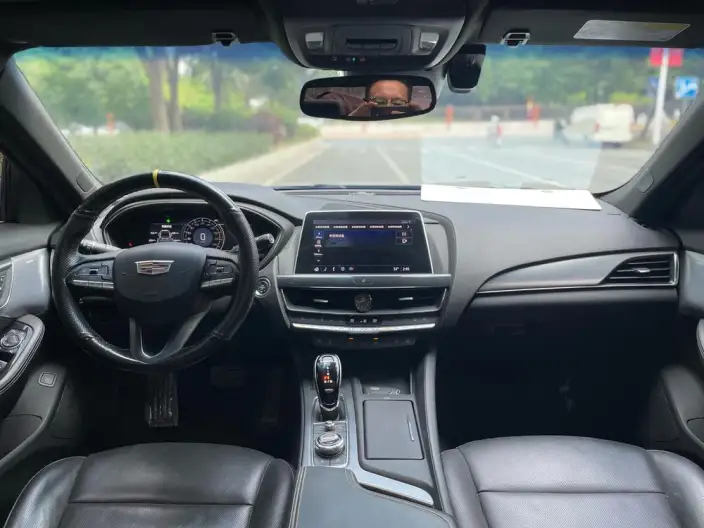Cadillac CT5 2023 Model 28T Fashion Model – фото 10
