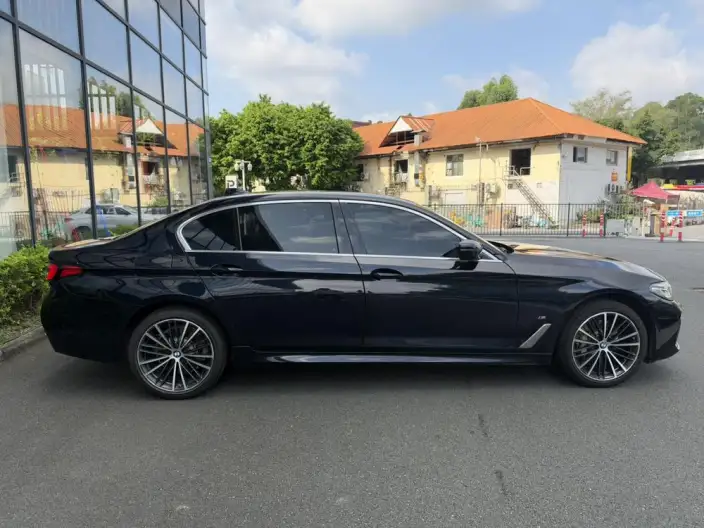 BMW 5 Series 2022 Model Facelift II 530Li Leading Model M Sports Set – фото 7