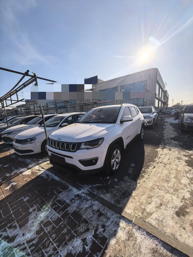 Jeep Compass 2017 200T Automatic Family Enjoyment – фото 1