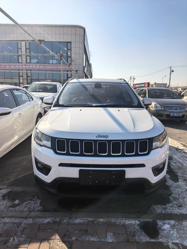 Jeep Compass 2017 200T Automatic Family Enjoyment – фото 2