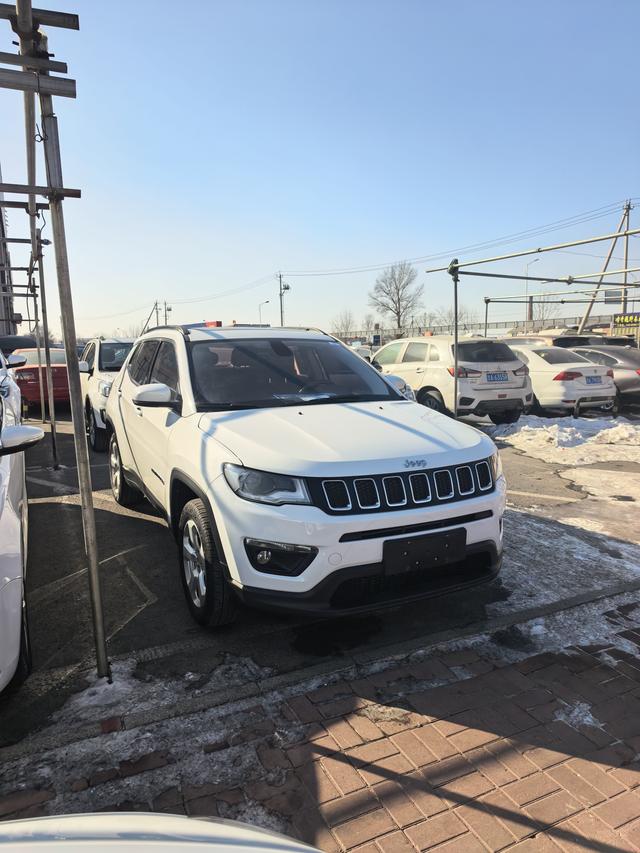 Jeep Compass 2017 200T Automatic Family Enjoyment – фото 3