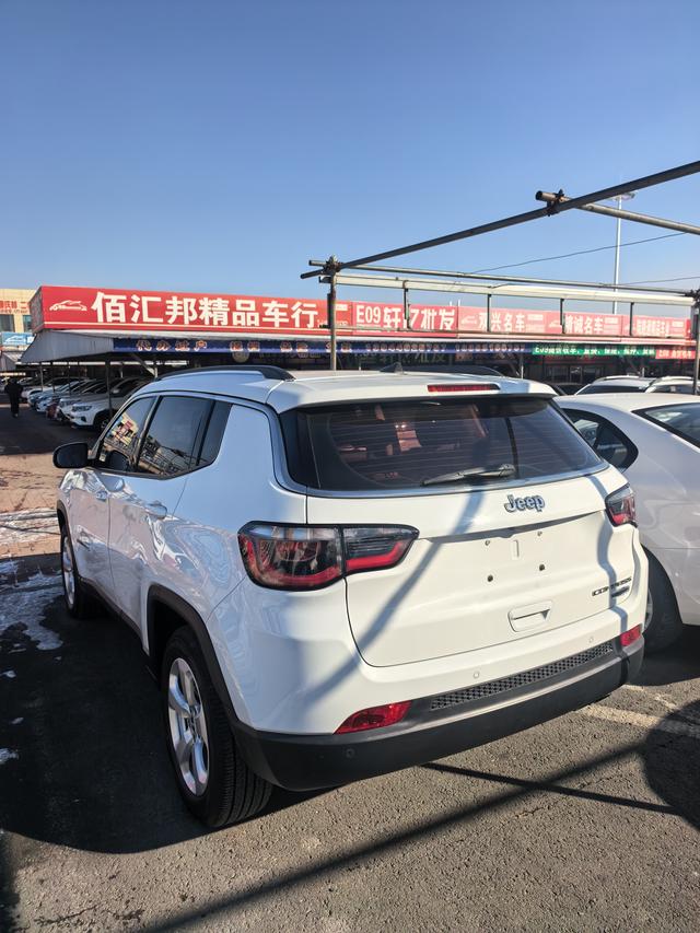 Jeep Compass 2017 200T Automatic Family Enjoyment – фото 4