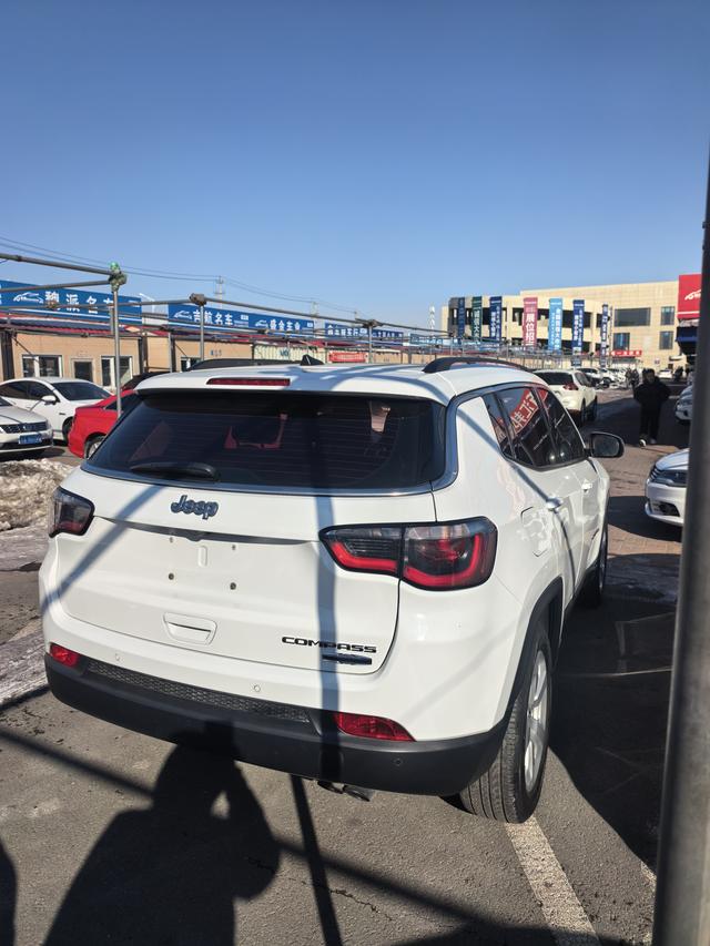 Jeep Compass 2017 200T Automatic Family Enjoyment – фото 6
