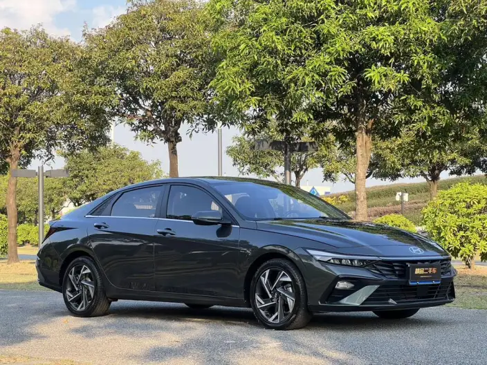 Hyundai Ioniq 2023 Model 1.5L CVT GLX Elite Edition – фото 3