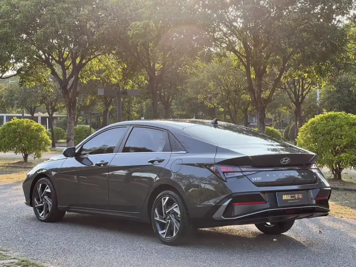 Hyundai Ioniq 2023 Model 1.5L CVT GLX Elite Edition – фото 5