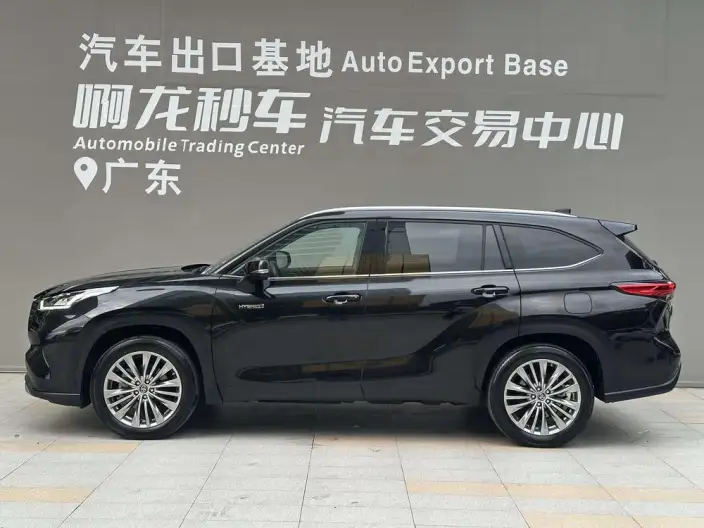 Toyota Highlander 2022 Model Hybrid 2.5L 2WD Premium Edition 7 seat – фото 3