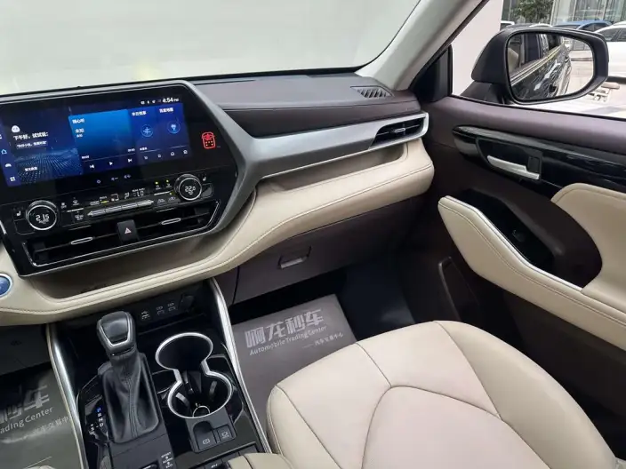 Toyota Highlander 2022 Model Hybrid 2.5L 2WD Premium Edition 7 seat – фото 5