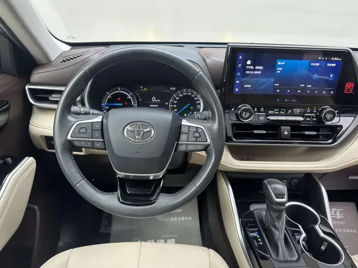 Toyota Highlander 2022 Model Hybrid 2.5L 2WD Premium Edition 7 seat – фото 9
