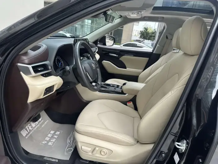 Toyota Highlander 2022 Model Hybrid 2.5L 2WD Premium Edition 7 seat – фото 10