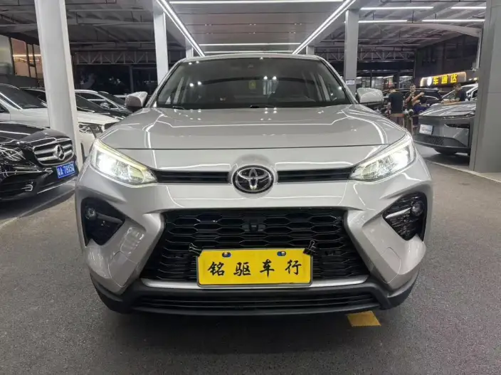Toyota Wildlander 2022 Model 2.0L 4WD Deluxe Edition – фото 2