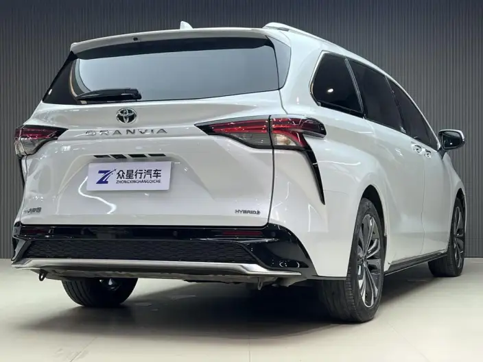 Granvia 2022 Model 2.5L Hybrid Premium Edition – фото 4